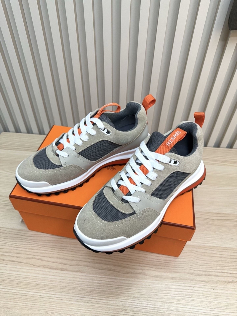 H**me5 sneaker
